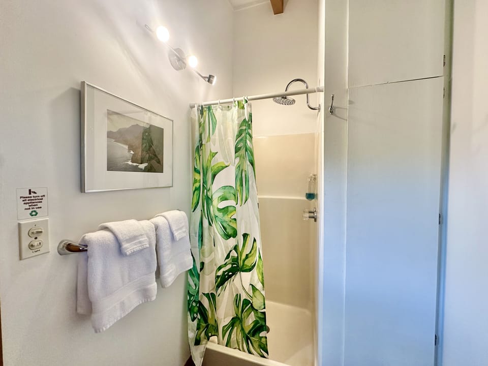 Primary bedroom private bathroom