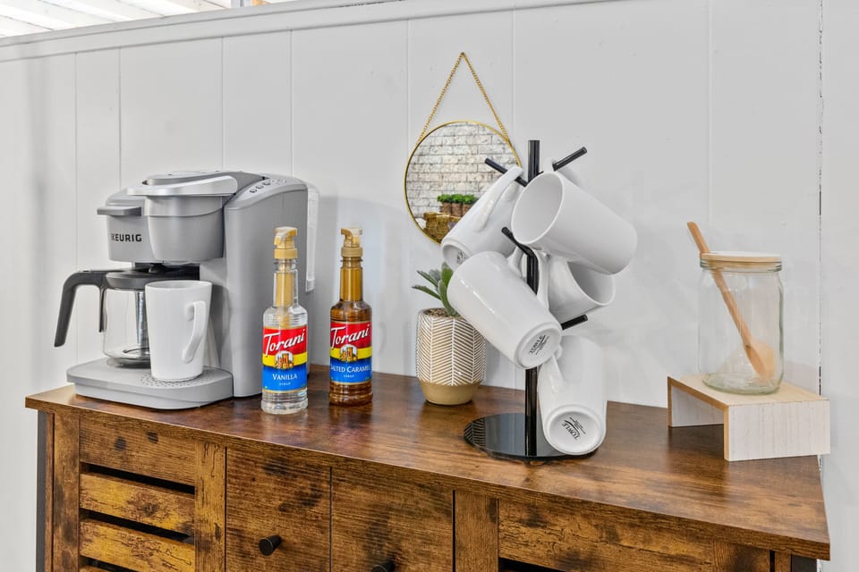 Need a quick K-cup or a full pot? We've got you covered at the coffee bar.