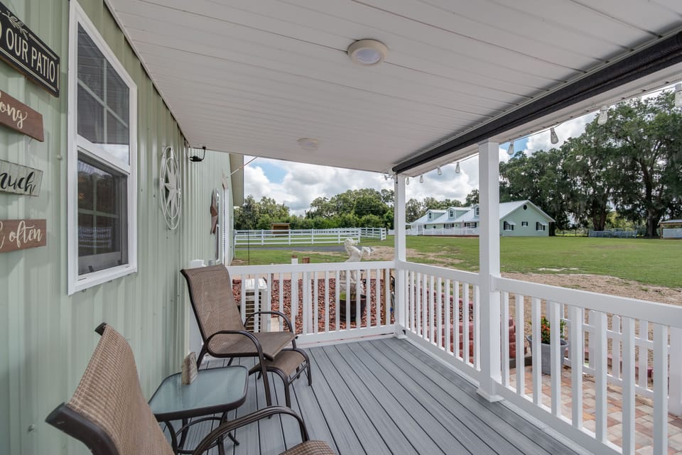 barn apartment front porch