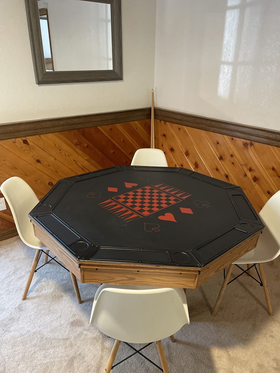 poker table 