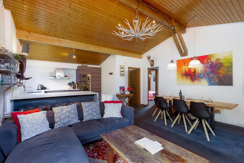Chalet (5 Bedrooms) | Front of property