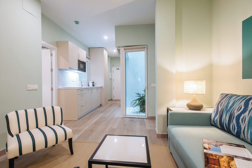 Superior Apartment, Multiple Beds | Private kitchenette | Mini-fridge, electric kettle, cookware/dishes/utensils