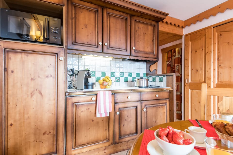 Appartement 5 personnes - 1 chambre + 1 coin nuit - Balcon | Private kitchenette | Fridge, microwave, stovetop, dishwasher