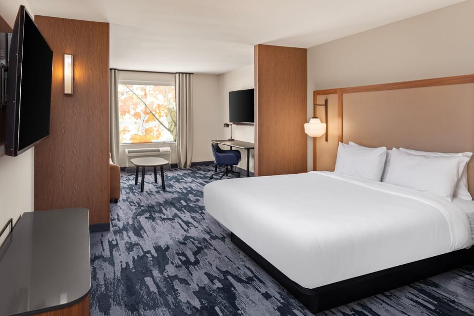 Free cribs/infant beds, bed sheets