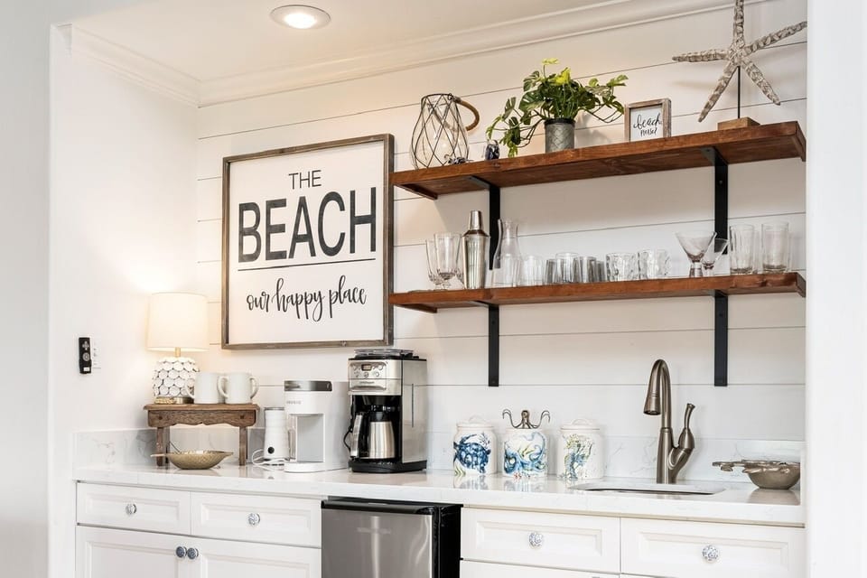 House, 4 Bedrooms | Private kitchen | Fridge, oven, coffee/tea maker, toaster