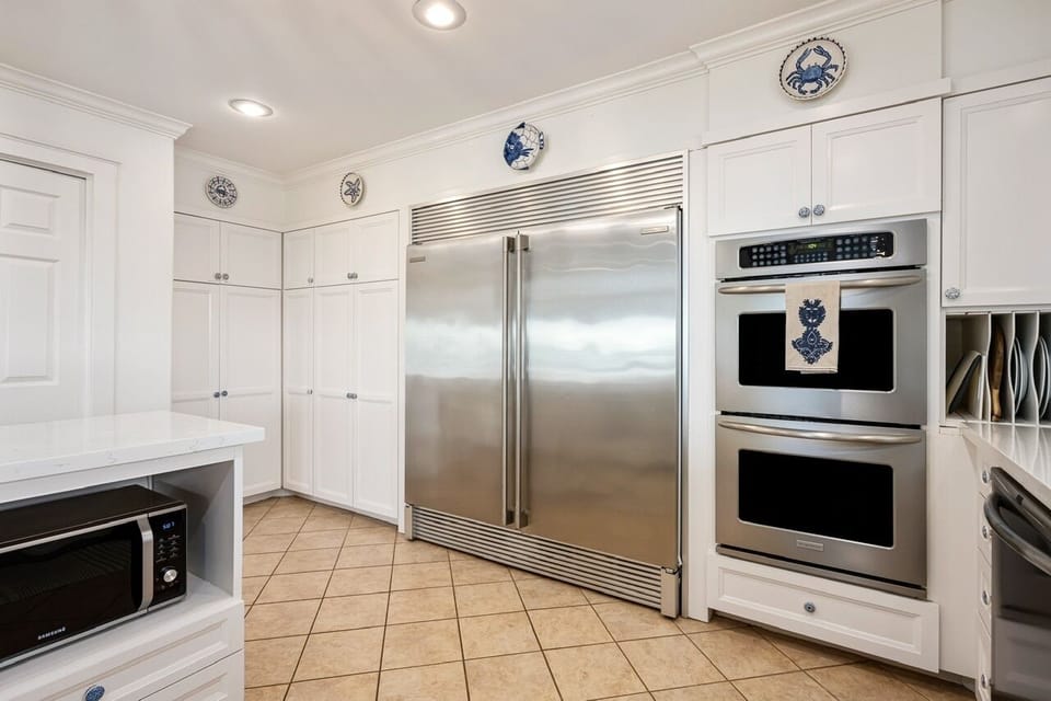 House, 4 Bedrooms | Private kitchen | Fridge, oven, coffee/tea maker, toaster