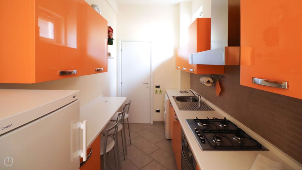 Oven, stovetop, dishwasher, electric kettle