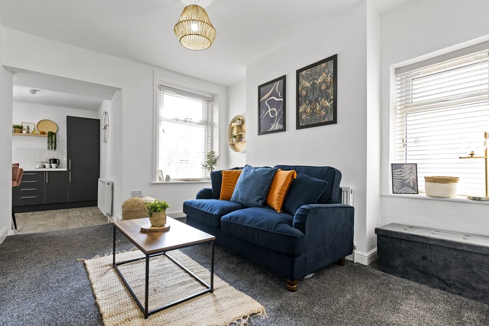 Apartment, Private Bathroom | Lounge