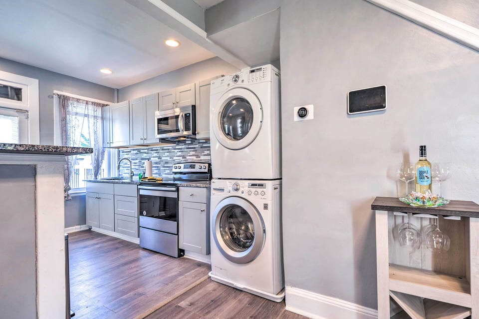 Kitchen | Cooking Basics | In-Unit Laundry