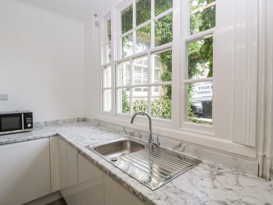 Fridge, dishwasher, electric kettle, toaster
