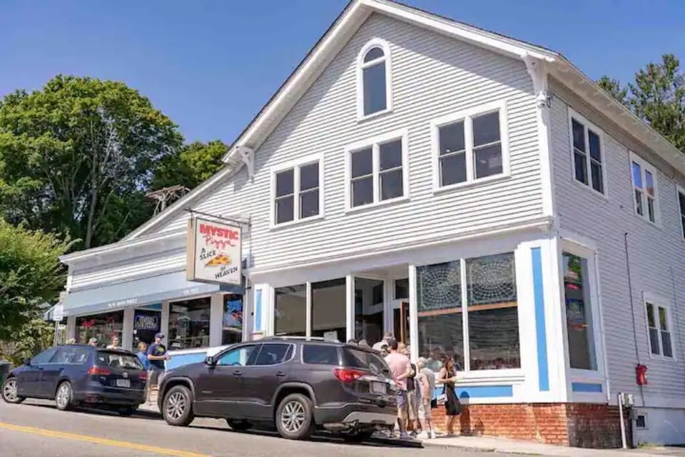 The famous Mystic Pizza!