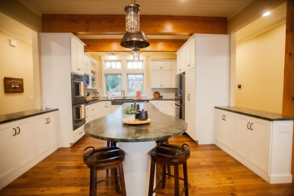 Well appointed kitchen to prepare meals