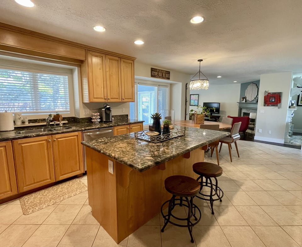 Kitchen, main level