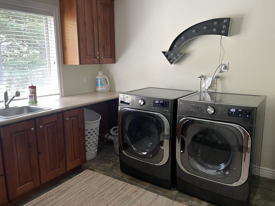 Laundry room, 2nd floor