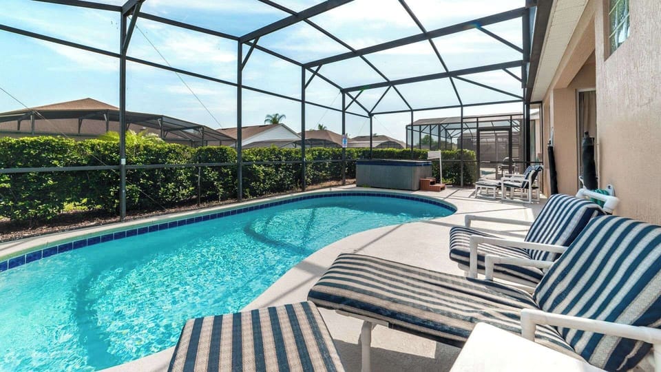 Beautiful 4 bed 3 bath villa located in Windsor Palms Resort