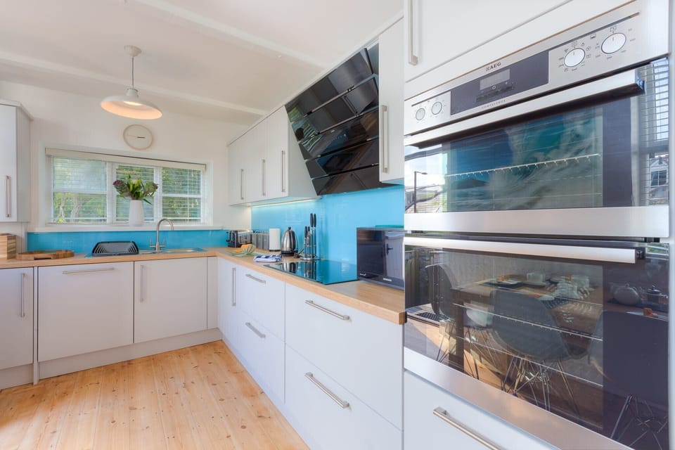 Fridge, dishwasher, electric kettle, toaster