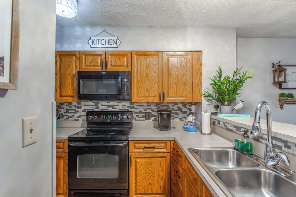 Full Kitchen | 1st Floor
