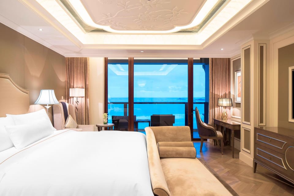 1 bedroom, premium bedding, minibar, in-room safe