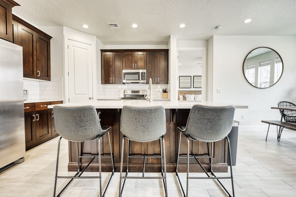 Townhome, 5 Bedrooms | Private kitchen | Coffee/tea maker, fridge, oven, toaster