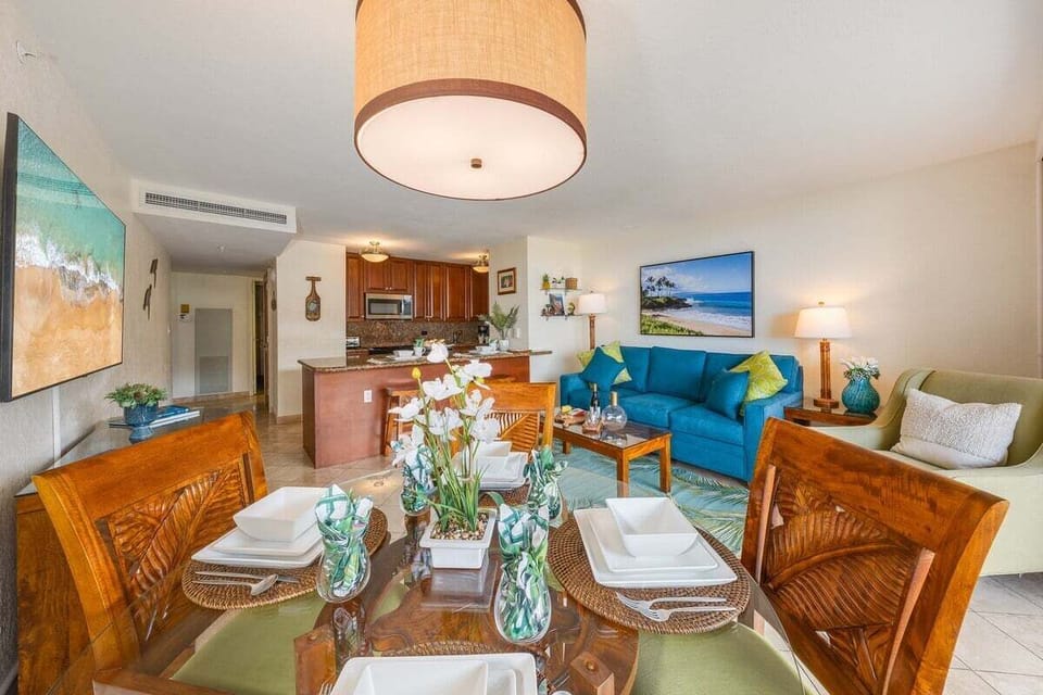 Open living area perfect for family and friends lounging