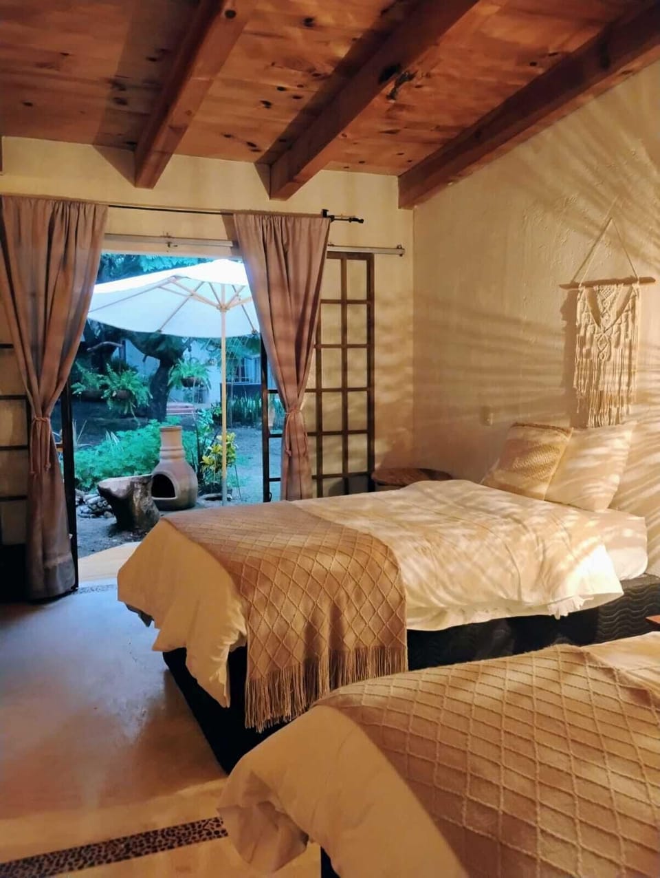 Room, 2 Twin Beds, Garden View | 1 bedroom, bed sheets