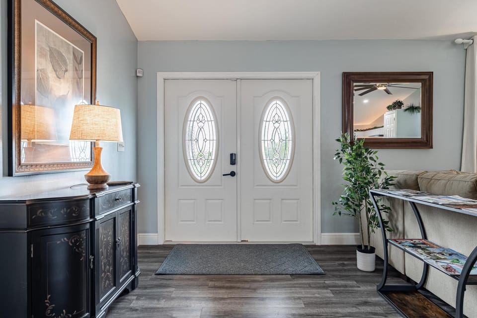 Large interior entry