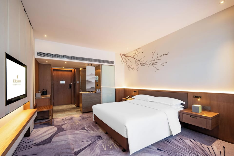 Executive King Room | Premium bedding, down comforters, in-room safe, desk