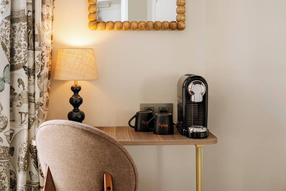 Premium bedding, desk, iron/ironing board, free WiFi