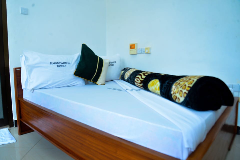 Standard Double Room | Desk, laptop workspace, free WiFi, bed sheets