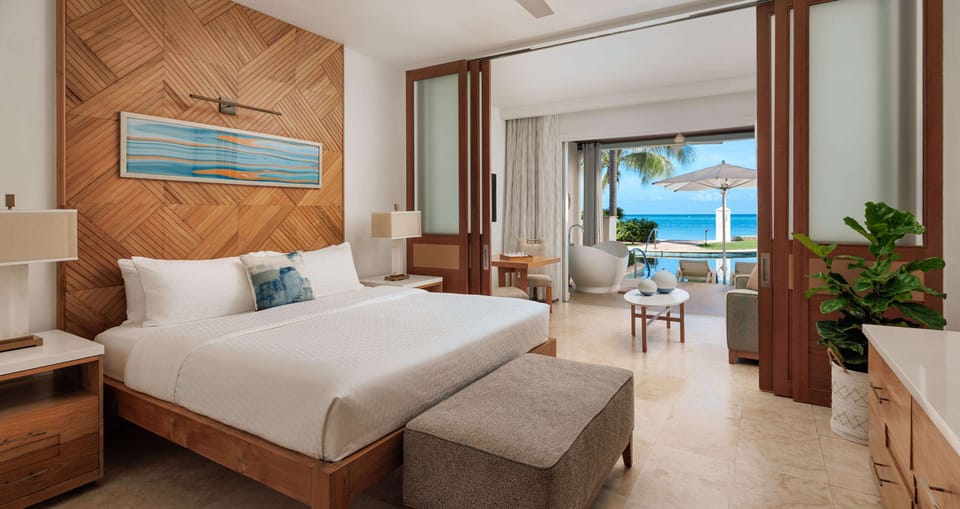 Luxury Suite, 1 Bedroom, Ocean View (Beachfront Swim-up Super Luxe) | Premium bedding, minibar, in-room safe, blackout drapes