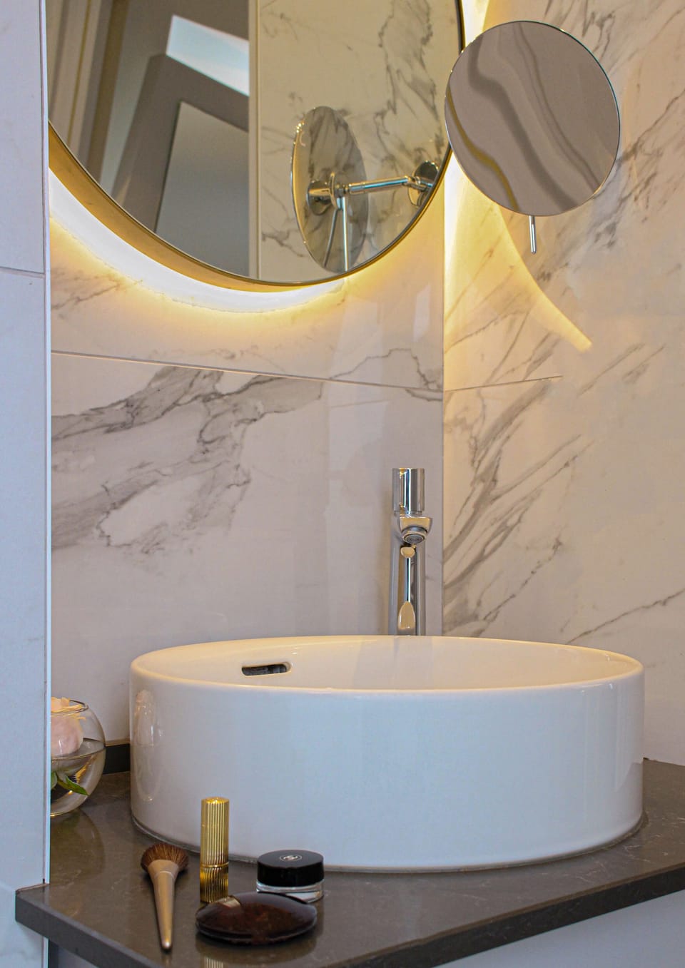 Double room with Eiffel tower view | Bathroom | Free toiletries, hair dryer, bathrobes, slippers