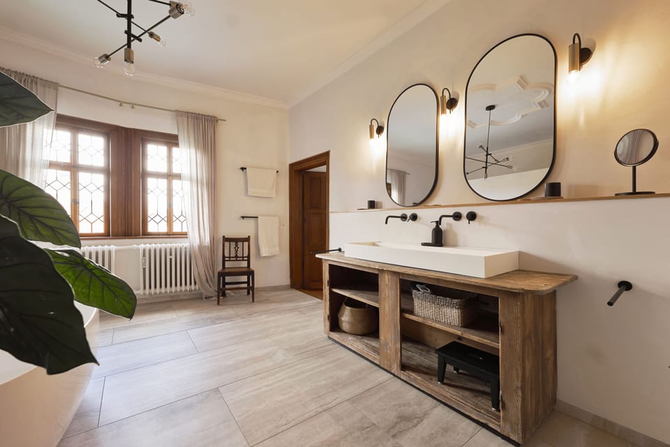 Deluxe Apartment, Private Bathroom, Courtyard View (Bel Étage) | Balcony view