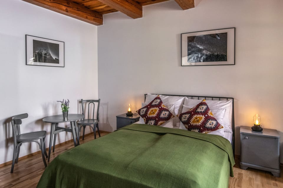 Basic Double Room | In-room safe, individually decorated, individually furnished
