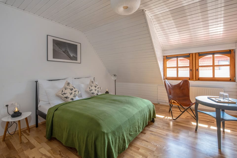 Basic Double Room | In-room safe, individually decorated, individually furnished