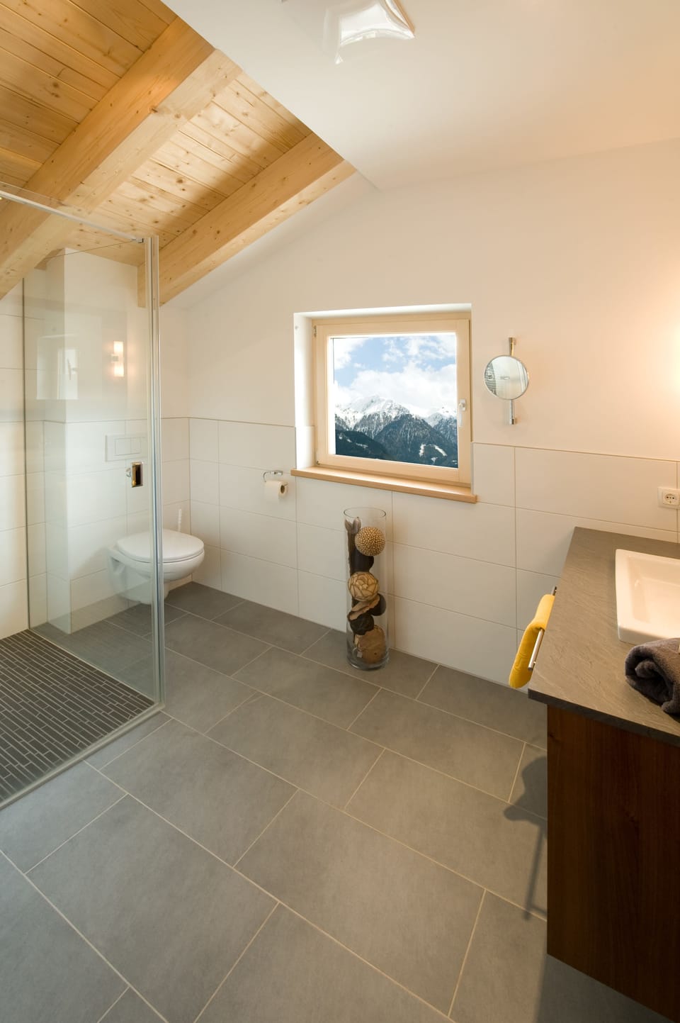 Apartment, 3 Bedrooms, Balcony, Mountain View ( App 9) | Bathroom | Shower, hair dryer, heated floors, towels