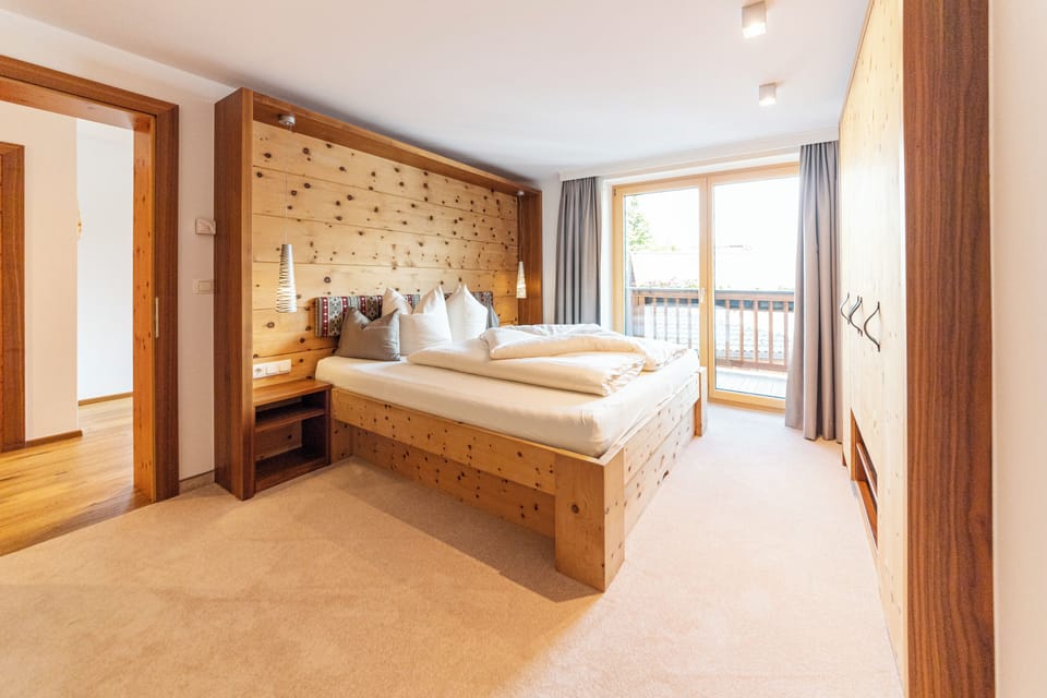 Apartment, 1 Bedroom, Kitchen, Mountain View (App 3) | Premium bedding, in-room safe, desk, blackout drapes