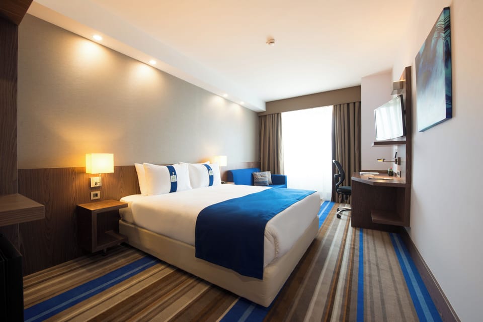 Standard Double Room | Premium bedding, minibar, in-room safe, desk