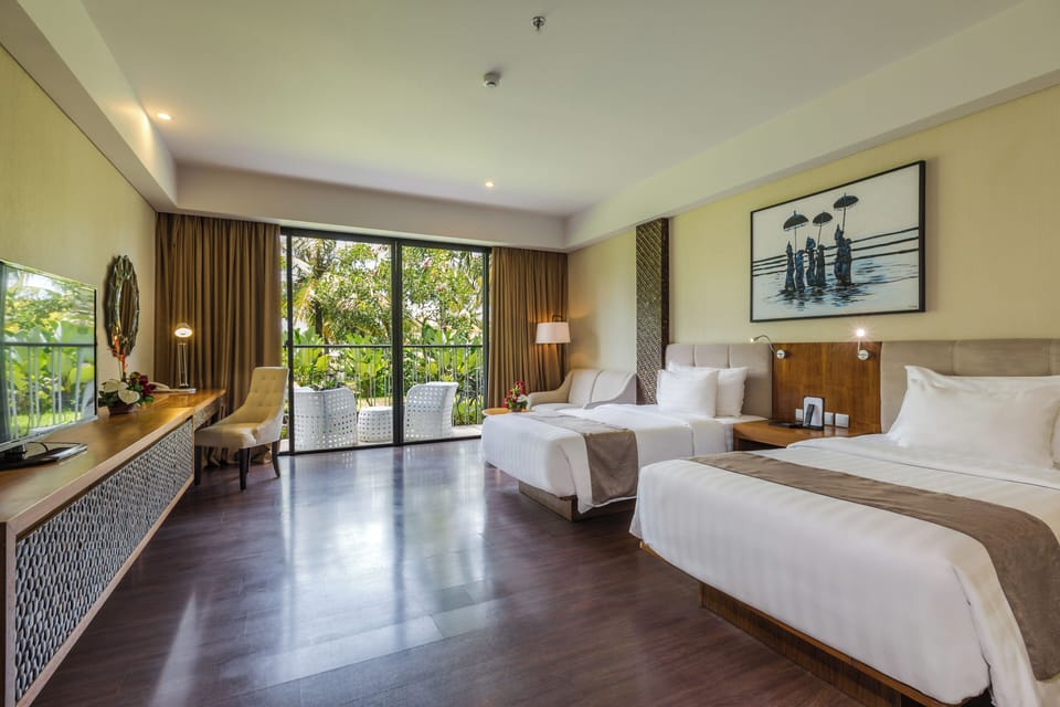 In-room safe, desk, blackout drapes, soundproofing