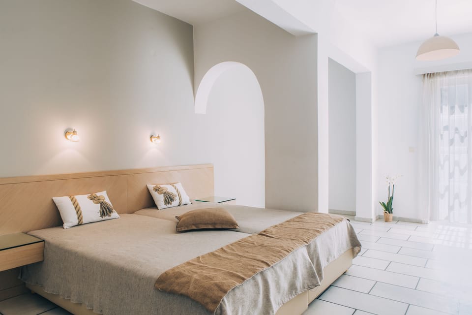 In-room safe, desk, soundproofing, iron/ironing board