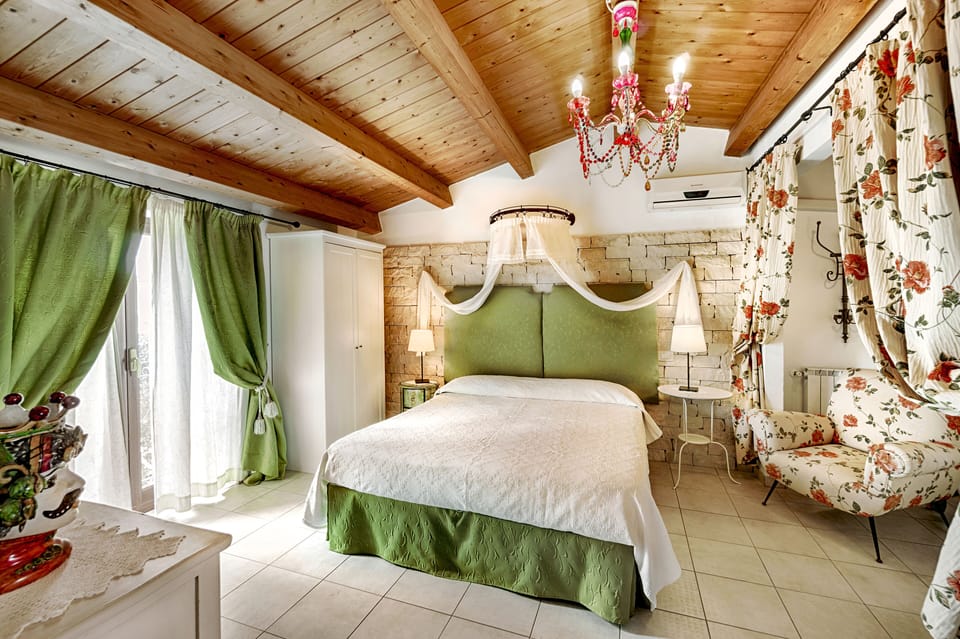 Room | Free WiFi, bed sheets