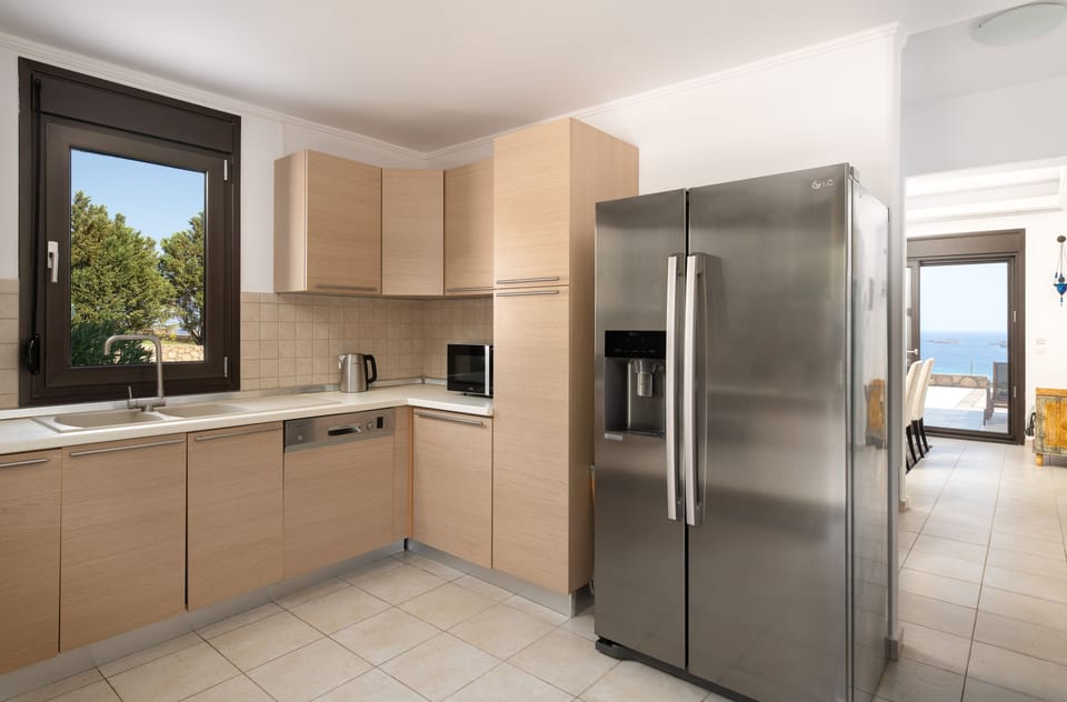 Villa Athena - well appointed kitchen