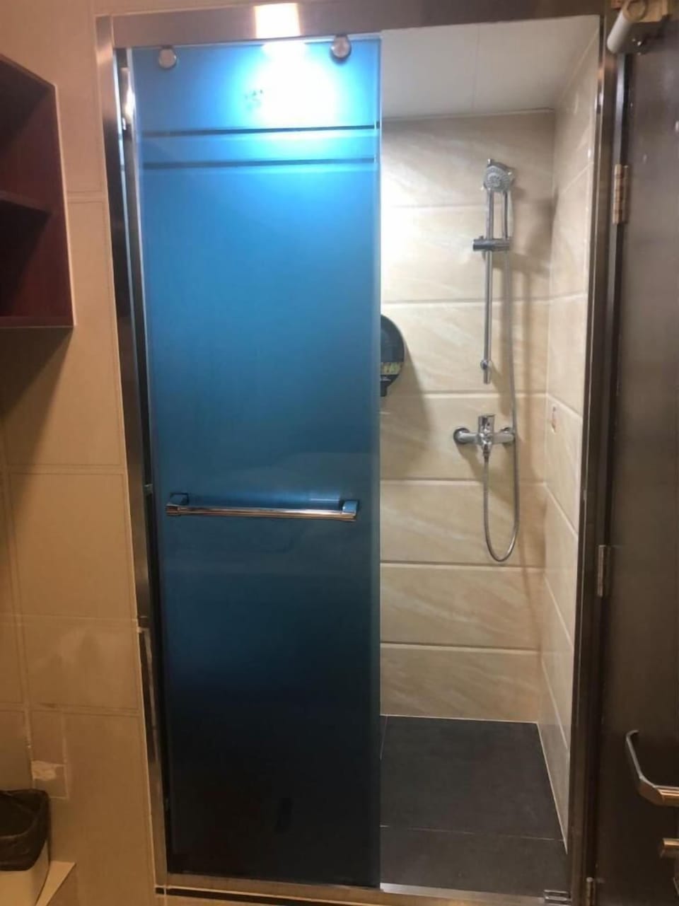 Shower, free toiletries, hair dryer, slippers