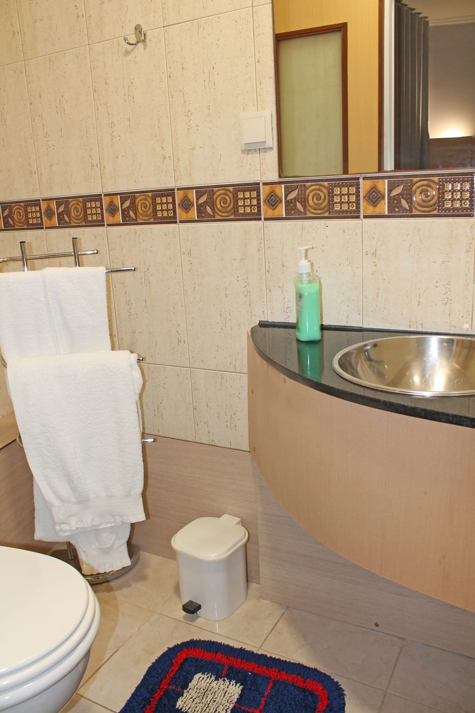 Standard Double Room | Bathroom | Rainfall showerhead, free toiletries, hair dryer, bidet