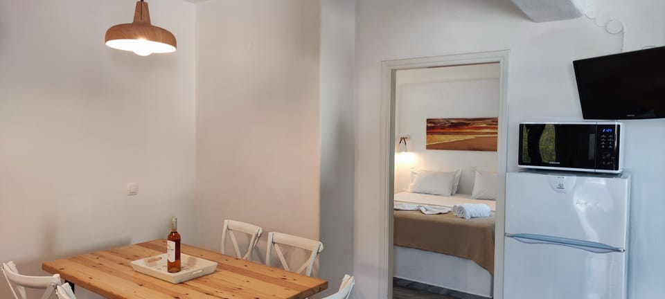 Apartment, 2 Bedrooms (Quintuple) | In-room safe, blackout drapes, iron/ironing board, free WiFi