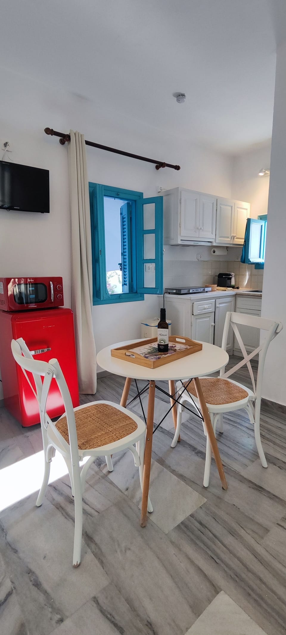 Studio | In-room dining