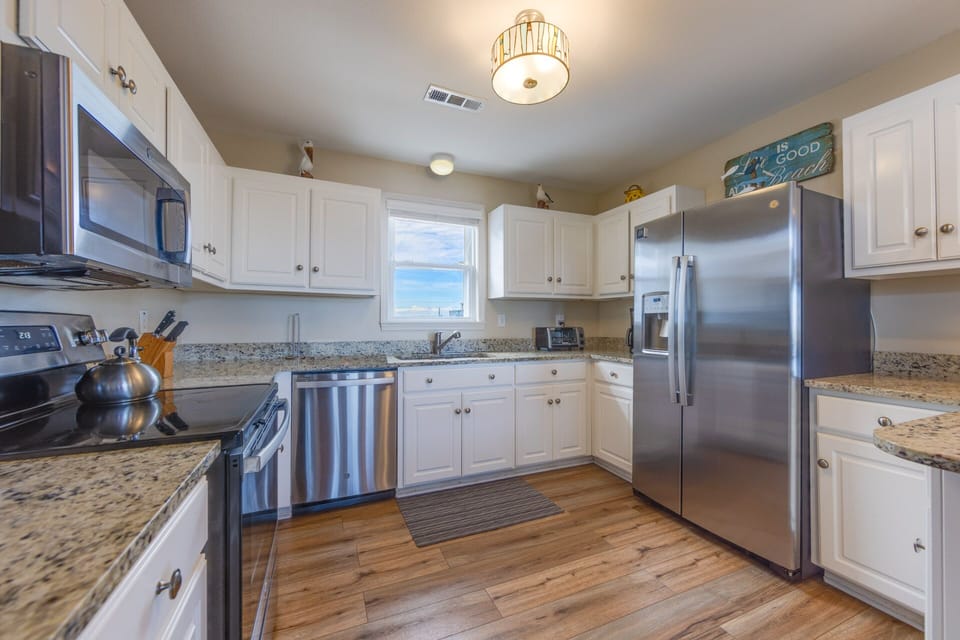Surf-or-Sound-Realty-1060-The Good Place-Kitchen--1