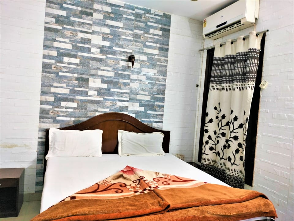 Deluxe Double Room | Egyptian cotton sheets, premium bedding, desk, free WiFi