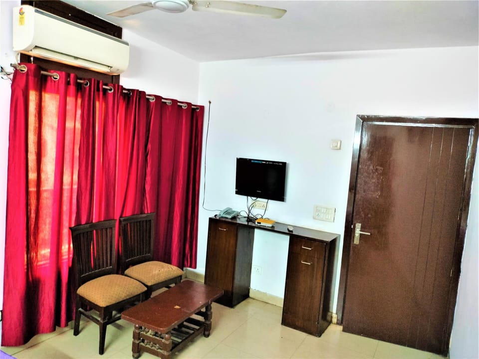 Deluxe Double Room | Egyptian cotton sheets, premium bedding, desk, free WiFi