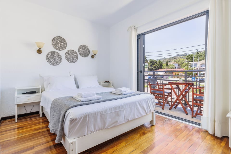 Standard Room, 1 Bedroom | Pillowtop beds, in-room safe, free WiFi, bed sheets