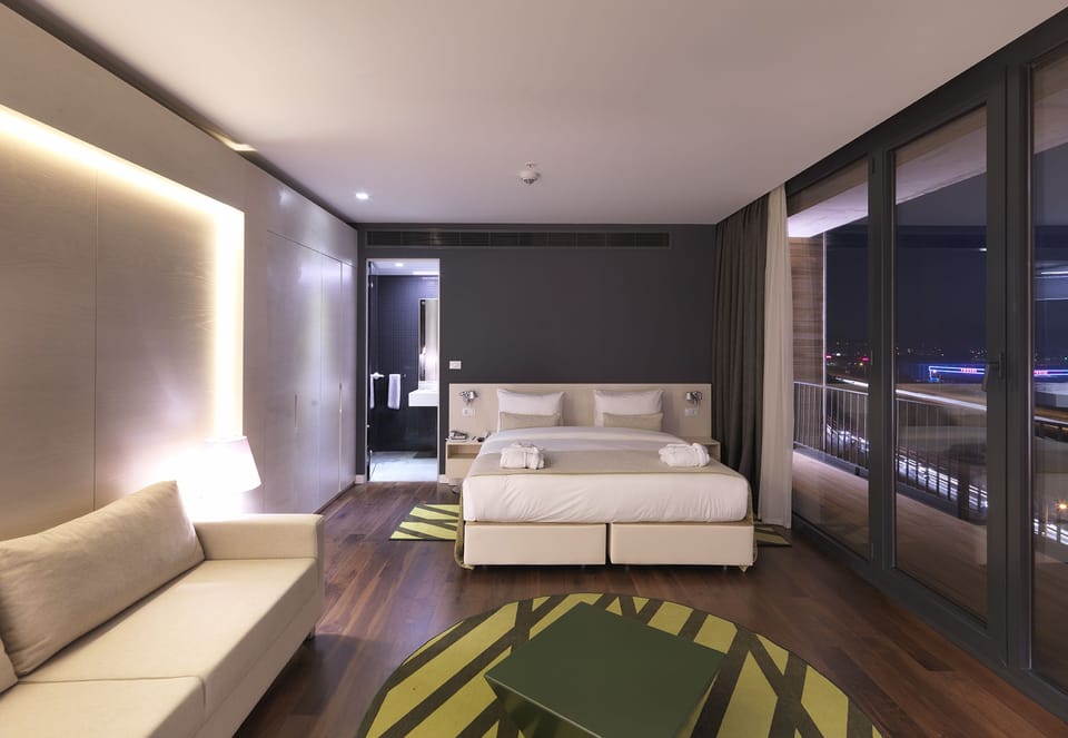 Minibar, in-room safe, desk, soundproofing